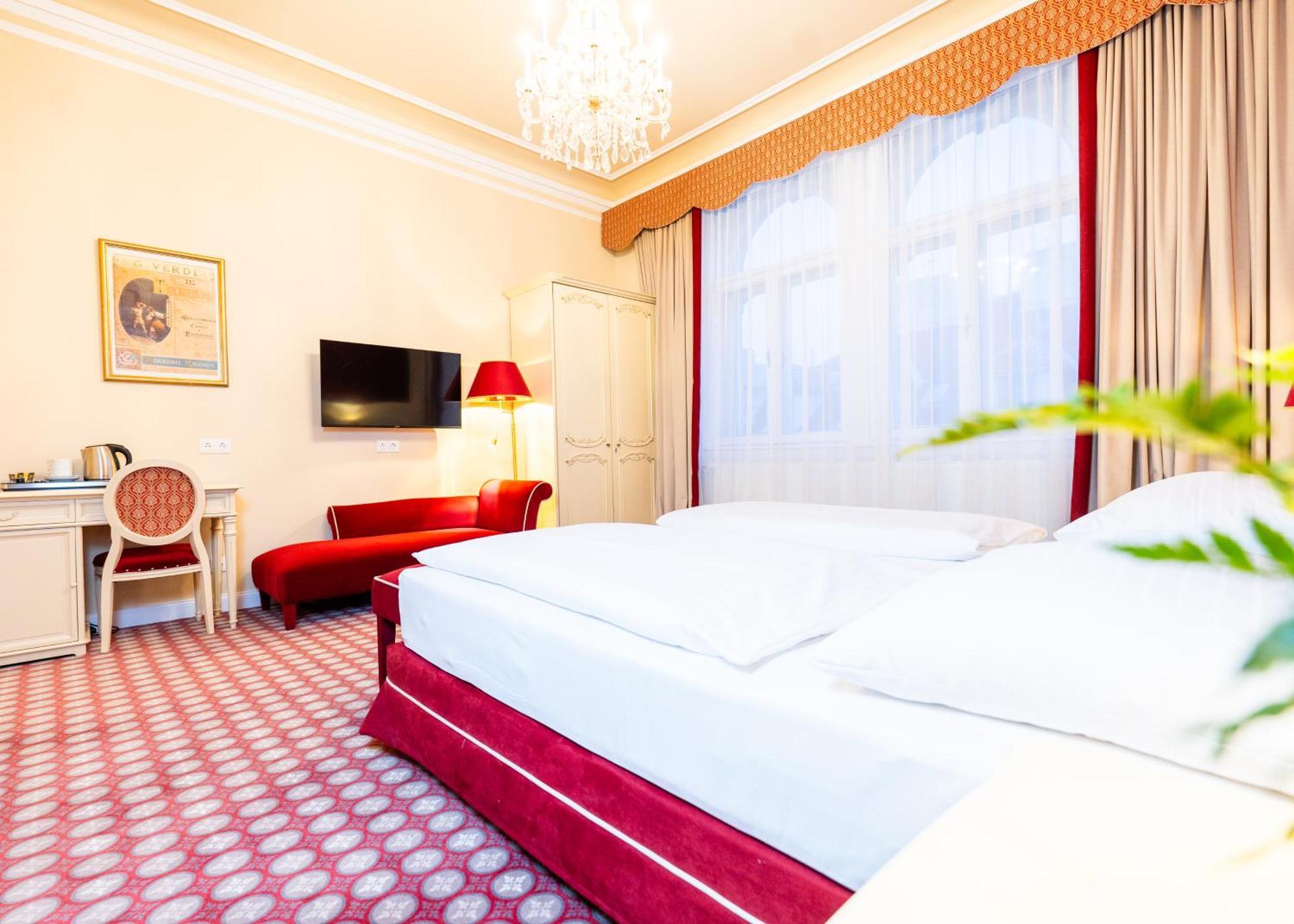 Large Double Room