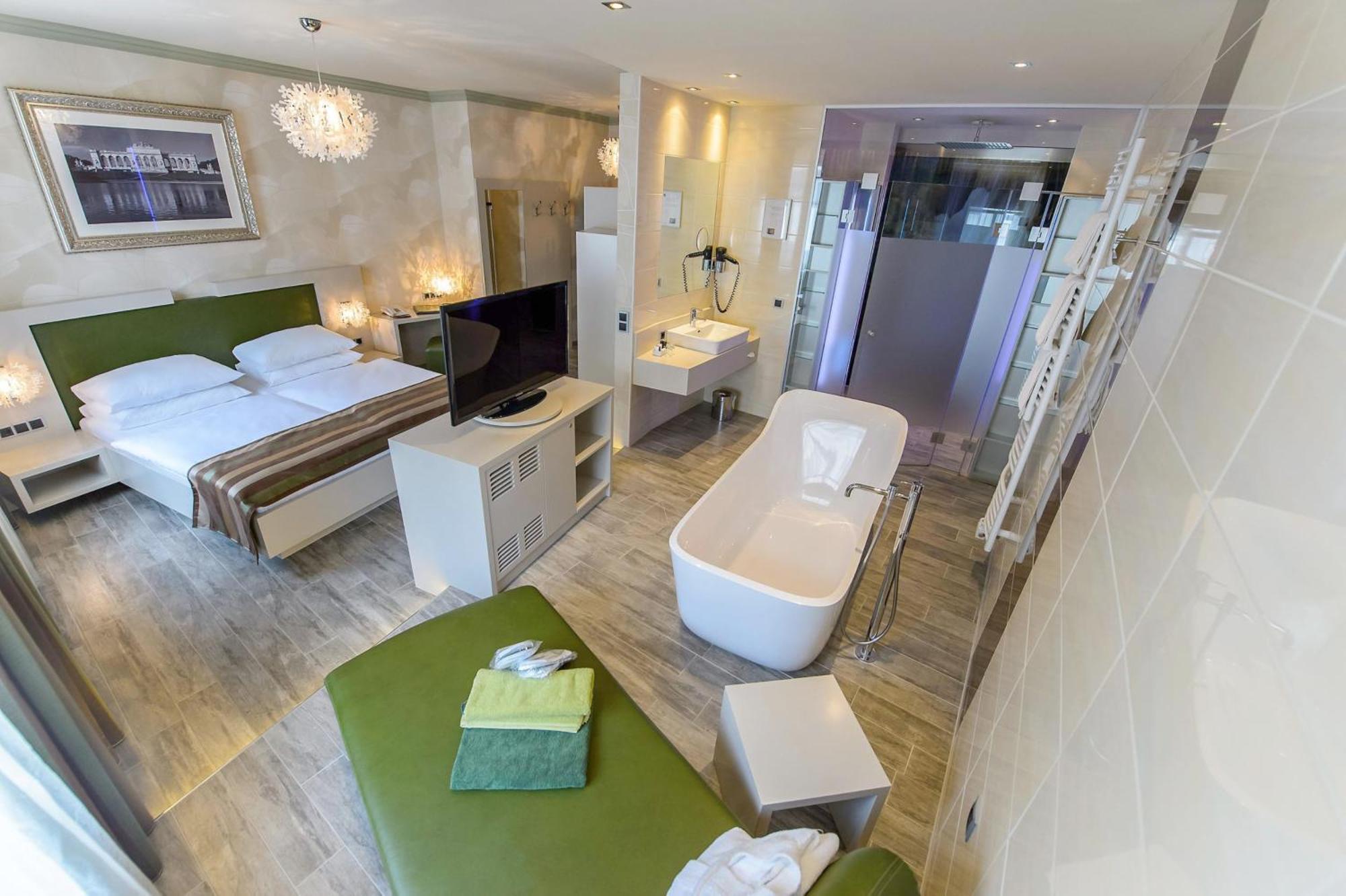 Luxury Suite Infrared Cabin,1697806539:JPEG