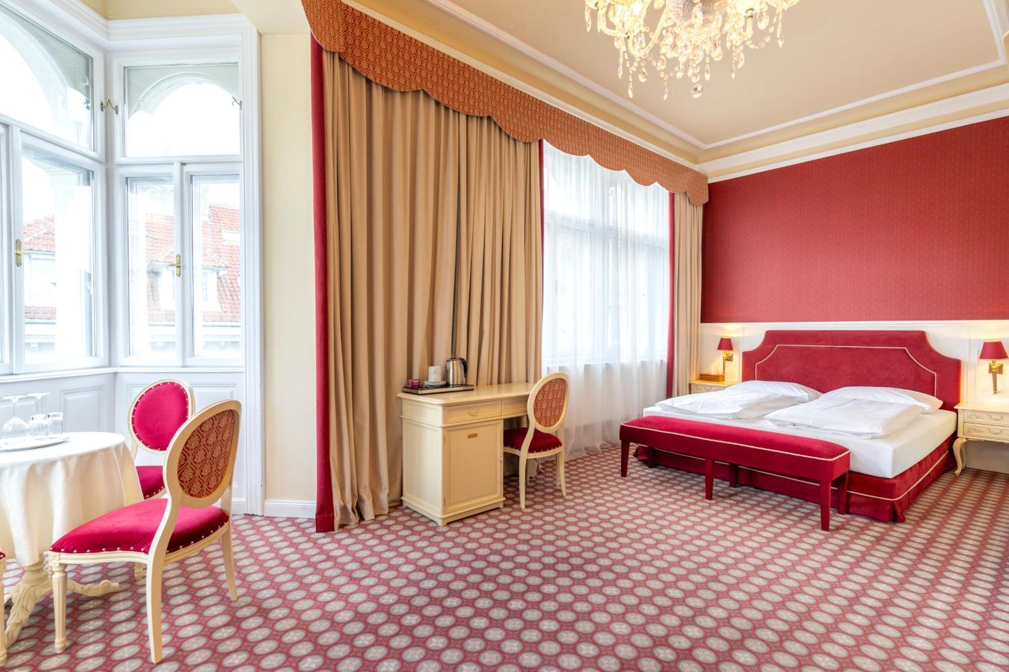 Deluxe Suite