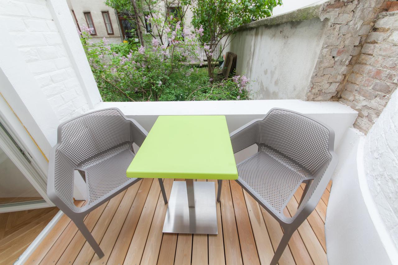 Apartment Garden View