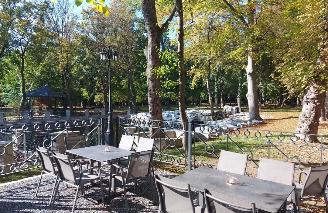 Gartenhotel Altmannsdorf-1