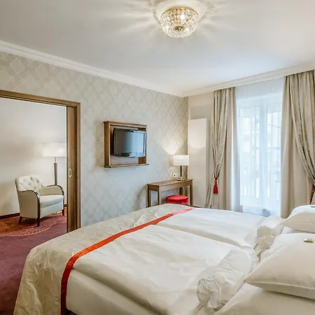 Hotel Stefanie-3