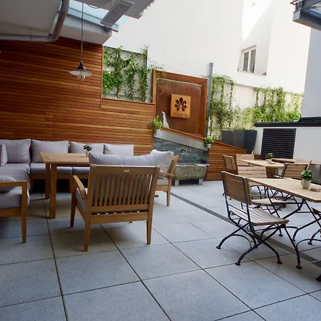 Parks 73 The Townhouse Hotel-2